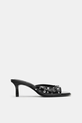 Mules à talons avec clous