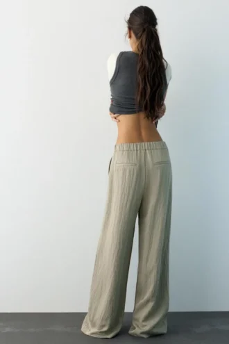 Pantalon ajusté à pinces