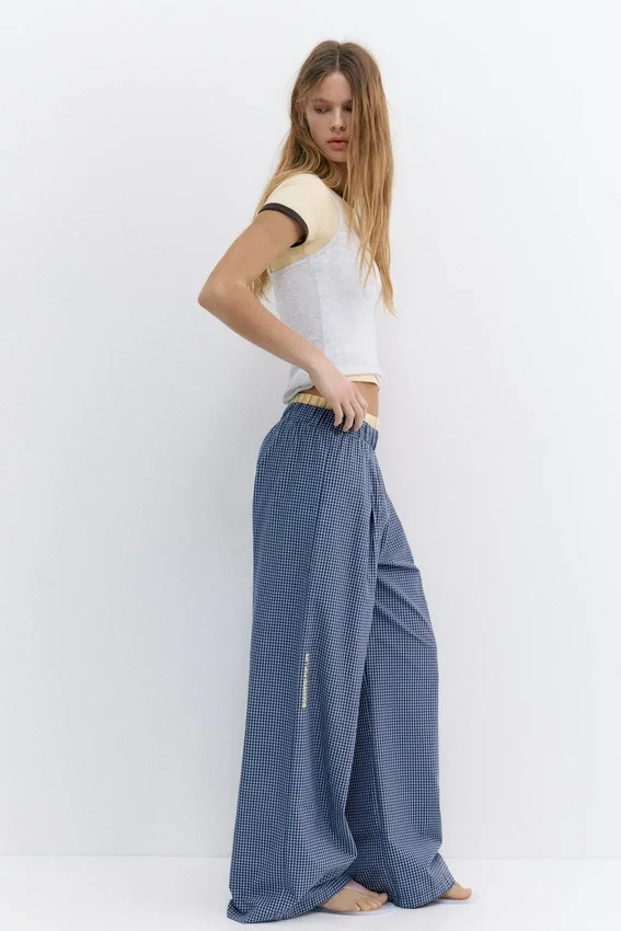 Pantalon à carreaux style pyjama avec pinces Pantalon à carreaux style pyjama avec pinces