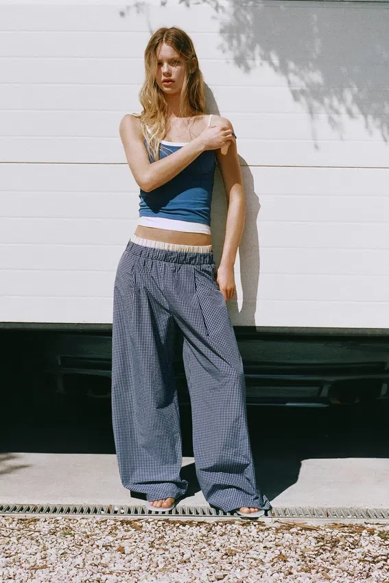 Pantalon à carreaux style pyjama avec pinces Pantalon à carreaux style pyjama avec pinces