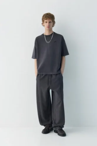 pantalon de jogging style skater 1 330x496 - Pantalon de jogging style skater