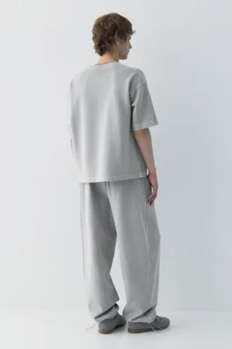 pantalon de jogging style skater 2 1 330x496 - Pantalon de jogging style skater