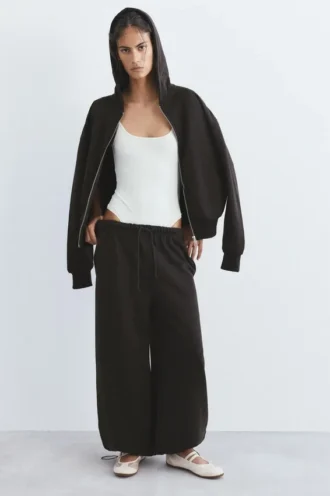 Pantalon de survêtement à jambes larges avec ourlet ajustable