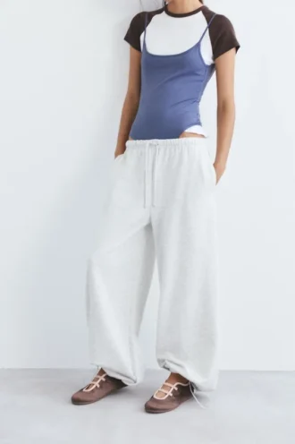 Pantalon de survêtement à jambes larges avec ourlet ajustable