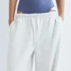 Pantalon de survêtement à jambes larges avec ourlet ajustable Pantalon de survêtement à jambes larges avec ourlet ajustable