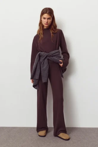 Pantalon droit au toucher doux