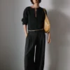 Pantalon à jambes larges et à double pince Pantalon à jambes larges et à double pince