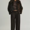 Pantalon à jambes larges et à doubles pinces Pantalon à jambes larges et à doubles pinces