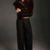 Pantalon à jambes larges et à doubles pinces Pantalon à jambes larges et à doubles pinces