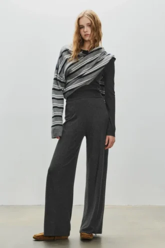Pantalon à jambes larges et toucher doux