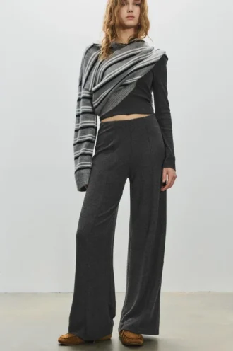 Pantalon à jambes larges et toucher doux