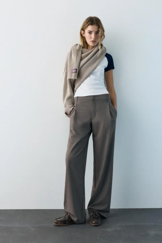 Pantalon élégant à pinces Pantalon élégant à pinces