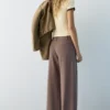 Pantalon élégant à pinces Pantalon élégant à pinces