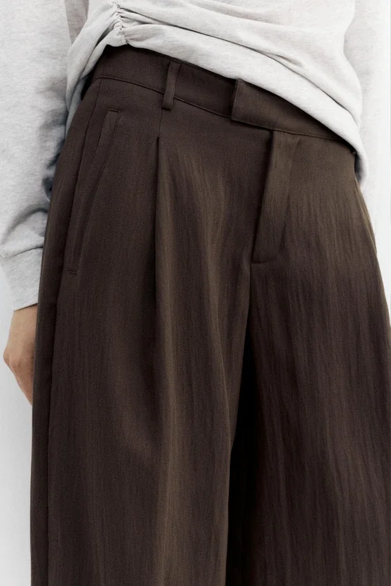 Pantalon élégant à pinces Pantalon élégant à pinces