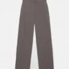 Pantalon élégant à pinces Pantalon élégant à pinces