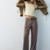 Pantalon élégant à pinces Pantalon élégant à pinces