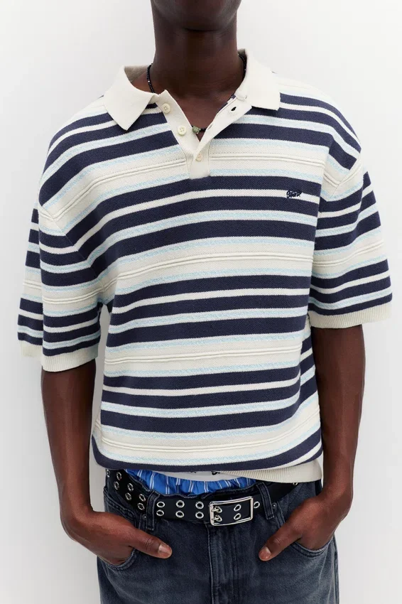 Polos en maille tricotée à rayures Polos en maille tricotée à rayures