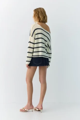 Pull en maille fine asymétrique Pull en maille fine asymétrique
