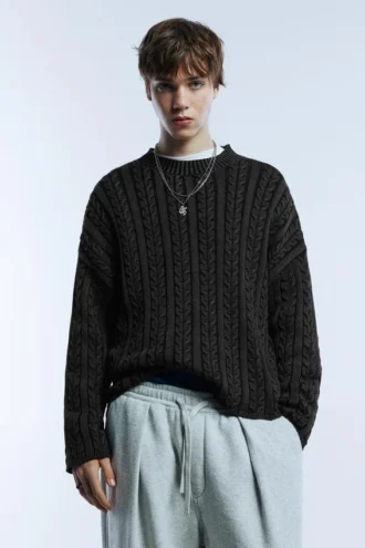 Pull en maille torsadée délavé à l’acide Pull en maille torsadée délavé à l’acide