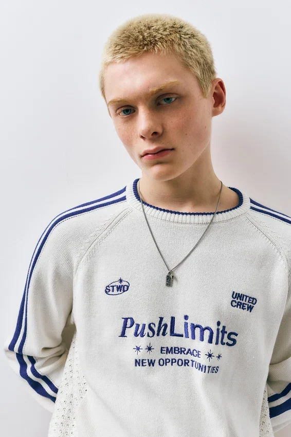 Pull rayé brodé STWD Pull rayé brodé STWD