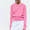 Pull rose à col en V Pull rose à col en V