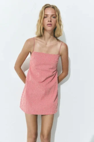 Robe courte à carreaux vichy avec bretelles