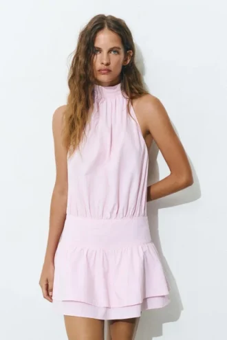 Robe courte à rayures et dos nu