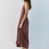 Robe mi-longue à dos nu Robe mi-longue à dos nu