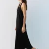 Robe mi-longue à dos nu Robe mi-longue à dos nu