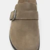 Sabots en cuir à boucle