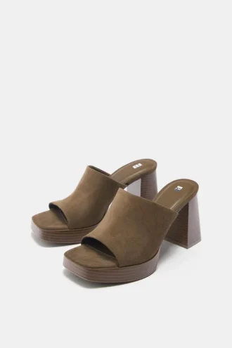 Sabots à talons hauts