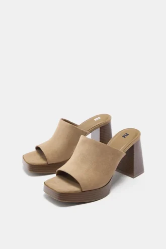 Sabots à talons hauts