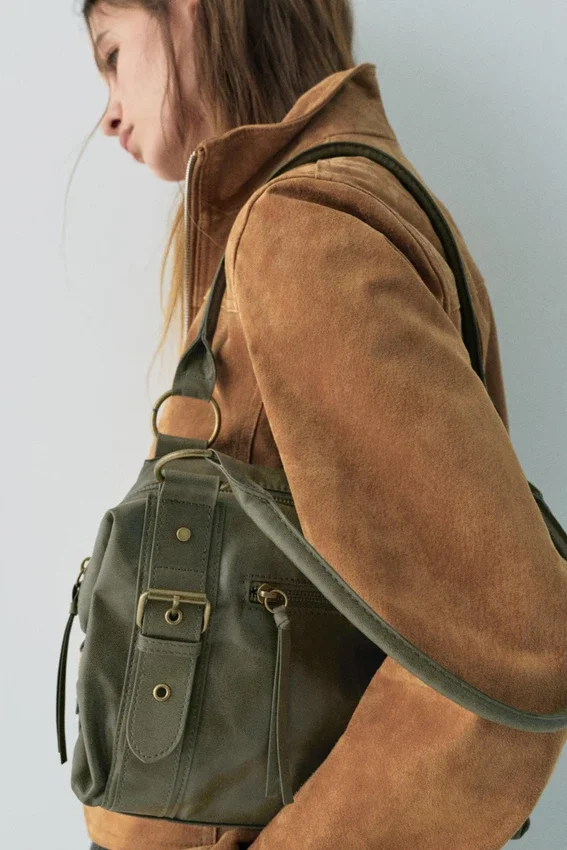 Sac à bandoulière avec boucles Sac à bandoulière avec boucles