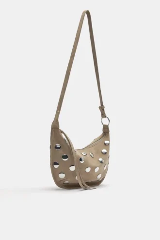 Sac à bandoulière avec clous