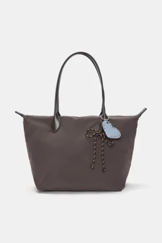 Sac cabas en nylon avec breloque