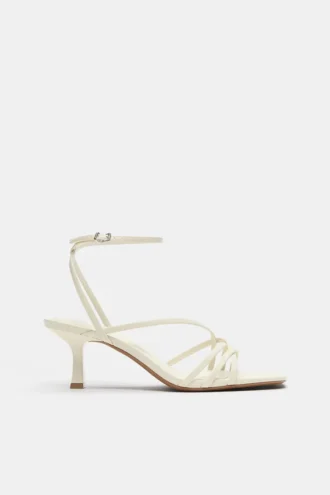 Sandales à talons avec lanières