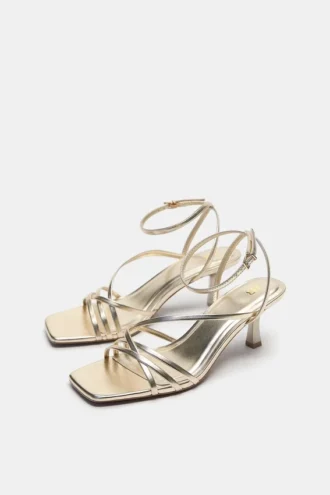 Sandales à talons avec lanières