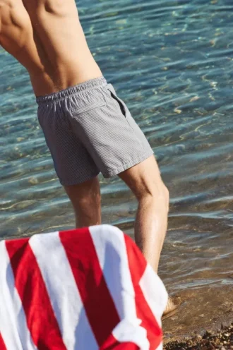 Short de bain à rayures en seersucker