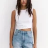 Short mom en denim à ourlet retourné