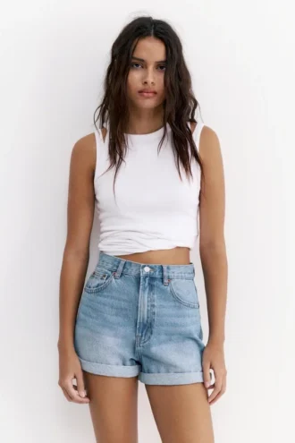 Short mom en denim à ourlet retourné