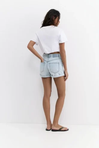 Short mom en denim à ourlet retourné