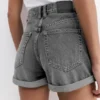 Short mom en denim à ourlet retourné