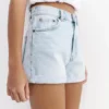 Short mom en denim à ourlet retourné