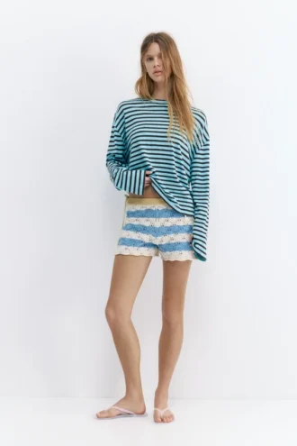 Shorts en crochet rayé