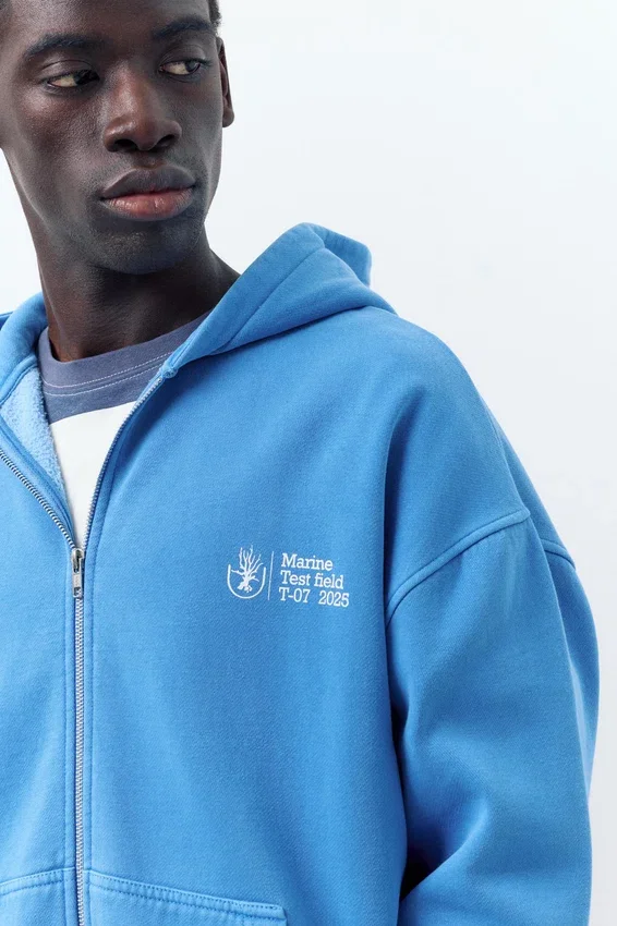 Sweat à capuche bleu zippé Sweat à capuche bleu zippé
