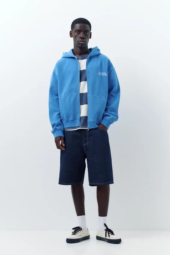 Sweat à capuche bleu zippé Sweat à capuche bleu zippé