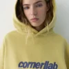 Sweat à capuche jaune avec motif graphique Sweat à capuche jaune avec motif graphique