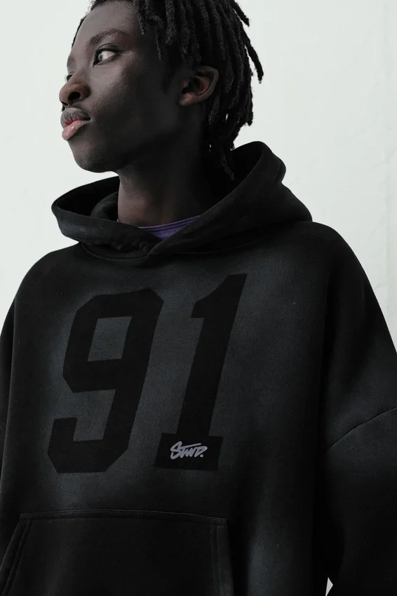 Sweat à capuche noir STWD 91 Sweat à capuche noir STWD 91