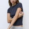 T-shirt ajusté à manches courtes T-shirt ajusté à manches courtes