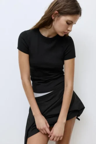 T-shirt ajusté à manches courtes